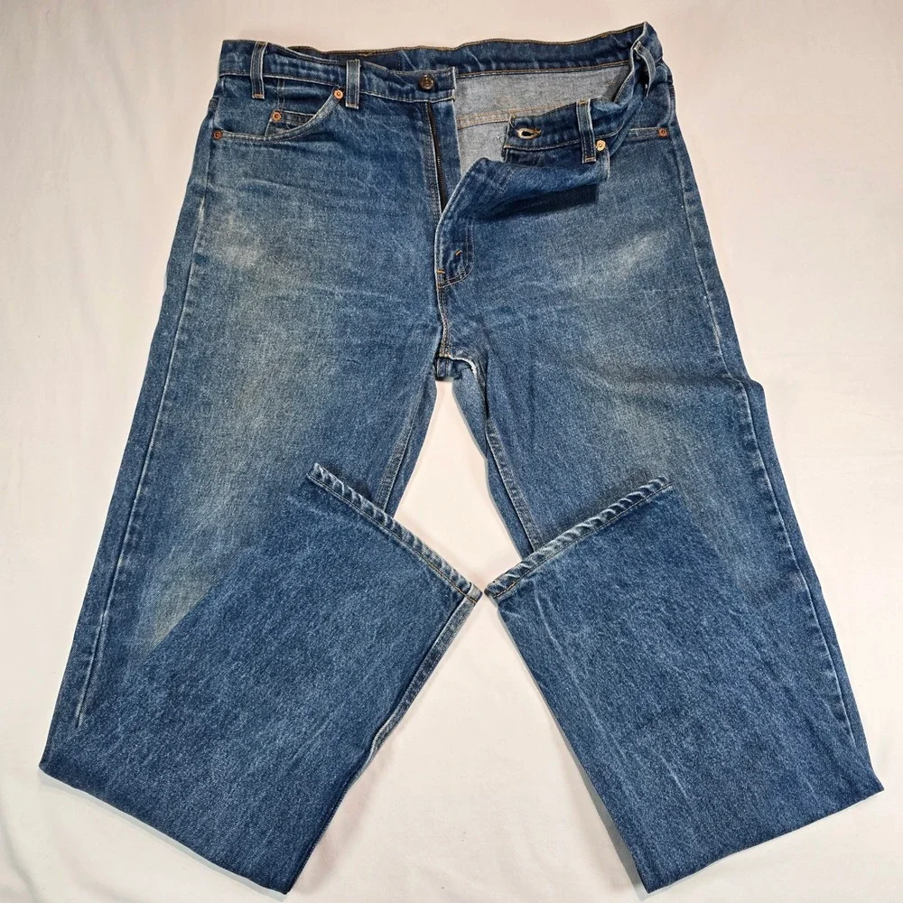 Vintage Levis 505 Mens Straight Leg Jeans Medium Wash Blue Denim 37x32‎ Zip Fly